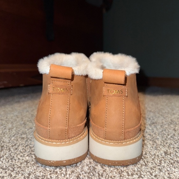 TOMS fuzzy boots - Picture 3 of 3